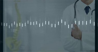 Doktor kayan dalga formuna tepki veriyor ve teşhis için omurga ile klinik üzerinde dalgalanan ölçümler yapıyor. Tıbbi, teknoloji, tanı, sağlık, profesyonel, veri, bilim