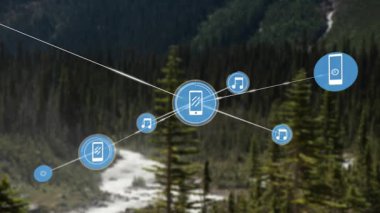 Manzara üzerindeki simgelerle bağlantı ağının animasyonu. Küresel ağlar, bağlantılar, seyahat ve doğa konsepti dijital olarak oluşturulmuş video.