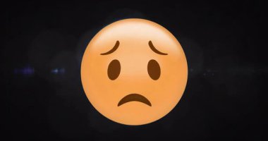 Arıza çizgileri statik üzgün emojinin etrafında yükseliyor, radyal ışınlar yoğunlaşıyor ve warp hızı etkisi yaratıyor. Duygusal, dijital, dinamik, fütürist, karamsar, anlamlı, soyut