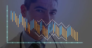 Beyaz laboratuvar önlüğü ve steteskop giyen olgun bir doktor sunar. Tıbbi, teknoloji, analitik, sağlık, yenilik, profesyonel, veri