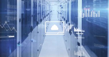 Sunucu koridoru rafları bulut simgesi olarak gösteriyor sonra veri akışını canlandırmak için grafikler çiziyor. Teknoloji, veri, analitik, dijital, yenilik, ağ, altyapı