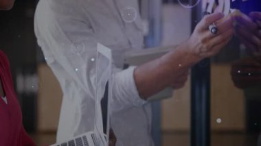 Birlikte ofisinde çalışan kişiler.