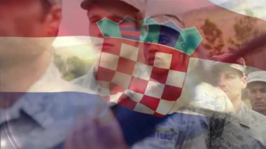 Askeri sürgülü bayrak, kameranın çizgiye dönmesine, askerin tüfeği kaldırmasına ve emir beklemesine neden oluyor. Vatanseverlik, disiplin, birlik, eğitim, güç, kararlılık, liderlik