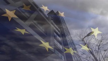 Yıldırımın parlaması, AB 'nin birliğini sembolize ederek gökdelenler boyunca uzanan altın yıldızlara yol açmasından sonra. Kentsel, mimari, sembolizm, modern, atmosferik, aydınlık, karamsar