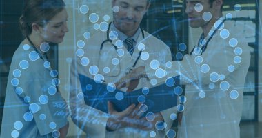 Klinik koridorundaki stetoskoplu mavi klasöre bakan hasta veri ekibini inceliyorum. Sağlık, takım çalışması, profesyonellik, işbirliği, yenilik, tıbbi, araştırma