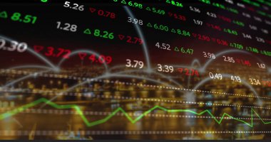 Gece limanında yüzen hisse senedi numaralarını, çizgileri yeşil ve kırmızı üçgenleri gösteriyor. Fütüristik, veri görselleştirme, kentsel, neon, teknoloji, analiz, ufuk çizgisi