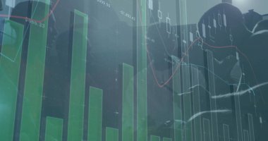 Maden ekibi şapka ve tulum giyip tünel duvarlarını, finansal örtüleri, fotokopi alanlarını inceliyor. Madencilik, jeoloji, yeraltı, sanayi, güvenlik, analitik, işbirliği