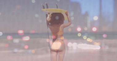 Sahilde sörf tahtası tutan bir sörfçü. Dalgalar, bulanık şehir silüeti ve bokeh ışıkları. Macera, rahatlık, sükunet, canlı, manzaralı, sağlıklı, kadın