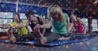 Spor ayakkabıları giymiş kadınları spor salonundaki ayak parmaklarına uzandırmak, mavi paspaslar ve spor salonu pencereleriyle. Fitness, sağlık, yoldaşlık, rahatlama, susuzluk, sağlıklı yaşam tarzı, iç mekan.