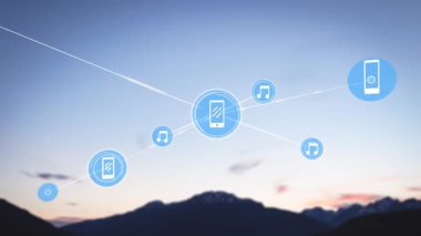 Manzara üzerindeki simgelerle bağlantı ağının animasyonu. Küresel ağlar, bağlantılar, seyahat ve doğa konsepti dijital olarak oluşturulmuş video.