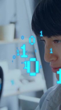 Ofiste çalışan çeşitli meslektaşların veri işleme animasyonları. Küresel iş, finans, bilgisayar ve dijital arayüz kavramı dijital olarak oluşturulmuş video.