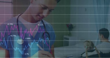 Hastahanede steteskoplu doktor çizelgesi çocuk ve vasinin yanında. Sağlık, pediatri, veri analizi, hasta bakımı, tıbbi çevre, klinik, işbirliği