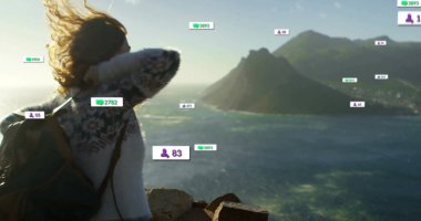 Okyanusa tepeden bakan kazak giyen kadın, yüzen veri etiketleri, fotokopi alanı. Macera, keşif, vahşi doğa, teknoloji, bağlantı, farkındalık, manzara