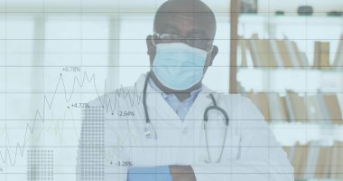 Klinikteki üst düzey doktor izleme grafiği üzerinde steteskop maskeli eldivenler var. Tıbbi profesyonel, klinik, tanı, sağlık, analiz, veri görselleştirme, profesyonel