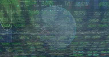 Yüzen şeffaf Dünya küresi açık denizle harmanlanmış, hisse senetleri,% değerler ve oklar. Küresel finans, okyanus, dijital bağlantı, piyasa analizi, yatırım, veri görselleştirme, çevre