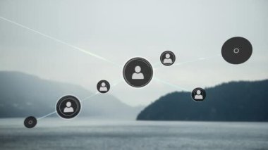 Manzara üzerindeki insan simgeleriyle bağlantı ağının animasyonu. Küresel ağlar, bağlantılar, seyahat ve doğa konsepti dijital olarak oluşturulmuş video.