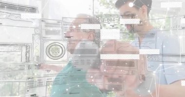 Kıdemli adam terapiyi takip ediyor, terapide kabloya basarak veri güncellemesi yapıyor. Rehabilitasyon, biyomekanik, tele sağlık, sağlık teknolojisi, yaşlılık, giysi teknolojisi, modern klinik