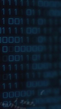 Sunucu odası ve kürede veri işleme animasyonu. Küresel iş ve dijital arayüz kavramı dijital olarak oluşturulmuş video