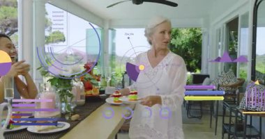 Pastayı sunan sunucu, misafir pastayı tadıyor ve kafede tadı animasyon çizelgeleriyle kaydediliyor. Zarafet, konukseverlik, açık hava yaşam alanı, rafine, sosyalleşme, modern tasarım, boş zaman