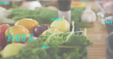 Açılış vuruşu turkuaz parmakları tetikliyor. Yüzen parmaklar biber kümesinin üzerinde titreşiyor. Bu da maliyeti temsil ediyor. Üretim, tazelik, organik, mutfak, aşçılık, sağlık, canlı