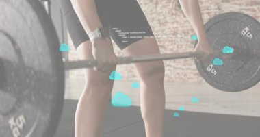 Halter kaldıran ve geriye çömelmeye başlayan bir kadın turkuaz bulut kodu görselleştirme fitness eğitimi alıyor. Kuvvet, egzersiz, antrenman, spor, biyomekanik, motivasyon, spor