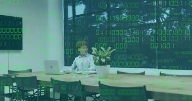 Meslektaşlar iş toplantısına girerken, akıllı telefon kabarcıkları gösterirken beşlik çakarak meslektaşlarını selamlıyorlar. Profesyonel, işbirliği, ağ oluşturma, modern, iletişim, kurumsal, çalışma alanı