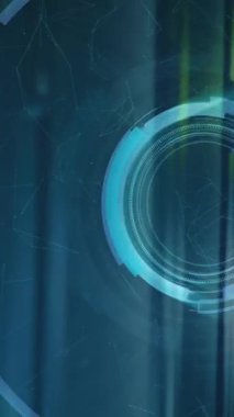 Sunucu odasında tarama ve veri işleme animasyonu. küresel iş ve dijital arayüz kavramı dijital olarak oluşturulmuş video.