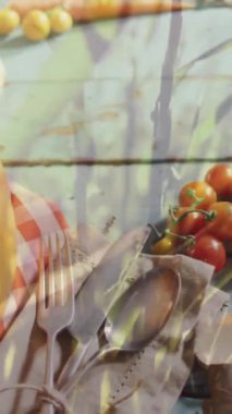 Cadılar bayramı balkabağı ve sonbaharın animasyonu gri arka planda üretilir. Cadılar Bayramı, sonbahar, sonbahar, bayram geleneği ve dijital olarak üretilen video konsepti.