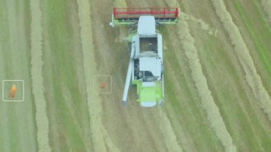 İHA görüntüsü yeşil beyazı başlatıyor. Ekin kesme, salıncak, verim ölçümleri güncelleniyor. Tarım, hassasiyet, makine, veri, üretkenlik, modern, kırsal