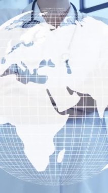 Çeşitli tıbbi personel üzerinde dönen dünya modelinin videosu. dünya sağlık günü konsepti dijital olarak oluşturulmuş video.