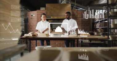 Aşçılar hamur basıyor bulut simgesini etkinleştiriyor ve fırın ölçümlerini görselleştiriyor. Sanatçı, aşçı, dijital, veri, işbirliği, sanayi, yenilik