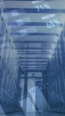 Sunucu odasında finansal veri işleme animasyonu. bulut hesaplama ve veri işleme kavramı dijital olarak oluşturulmuş video.