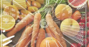 Tahta tezgahtaki taze ürünleri görüntüleyen ve tarayan dijital HUD örtüsü, güncellenen veri panelleri. Fütürist, canlı, organik, sağlık, teknoloji, sezgisel, minimalizm