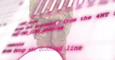 Amerikan bayrağını tutan asker teknoloji için üzerinde pembe çizelgeler sallıyor. Vatanseverlik, veri görselleştirme, dijital analiz, profesyonellik, analitik, modern, esneklik