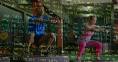 Antrenman partnerleri, kutular senkronize edilirken spor salonlarına ayak basarak spor verilerini üst üste koyuyorlar. Eğitim, işbirliği, atletizm, motivasyon, güç, fizibilite, enerji