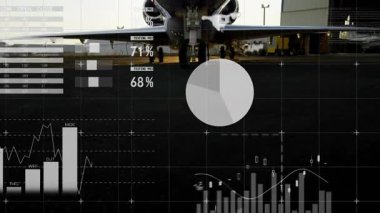 Animasyon verileri şebekede belirirken, haritalar izleme için güncellenirken jet ortaya çıkıyor. Teknoloji, analitik, görselleştirme, havacılık, endüstriyel, gösterge paneli, dijital