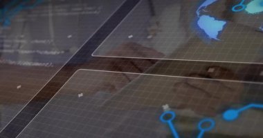 Tıbbi profesyonellerin alt şebekeye girmesi ve verileri kod üzerinde sürükleyip küresel atımlara neden olması. Teknoloji, veri görselleştirme, dijital arayüz, teletıp, ağ bağlantısı, yenilik