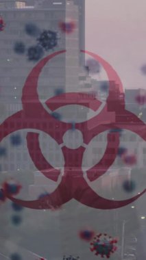 Şehirdeki biyolojik tehlike ve virüs hücrelerinin canlandırılması. Koronavirüs covid 19 salgını sırasında küresel sağlık, ilaç ve ekonomi kavramı dijital olarak üretilen video.