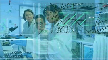 Araştırmacılar laboratuarda test tüpü örneklerini inceliyor. Sonuçları görselleştirmek için çizelgeleri aktifleştiriyorlar. Bilim adamları, işbirliği, yenilik, analitik, kesinlik, teknoloji, keşif