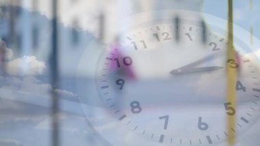 Saatin yüzeyi kaldırımı kaplıyor. Zaman akışını gösteren banliyö yürüyüşü ile dakikalar içinde el dönüşüne neden oluyor. Zaman, kentleşme, ulaşım, minimalizm, kış, tasarım, hareketlilik