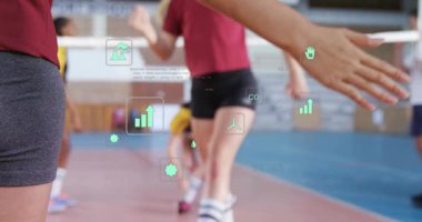 Beden eğitimi oyuncuların net pozisyonlarını gösteriyor, simgeleri senkronize ederek biyometrik ve karbondioksit takibi yapıyorlar. Sporcular, fitness, data görselleştirme, dijital teknoloji, takım çalışması, performans, yenilik