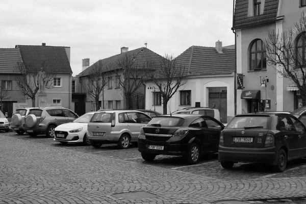 Budyne Nad Ohri Чехія Квітня 2023 Автомобілі Площі Масарик — стокове фото