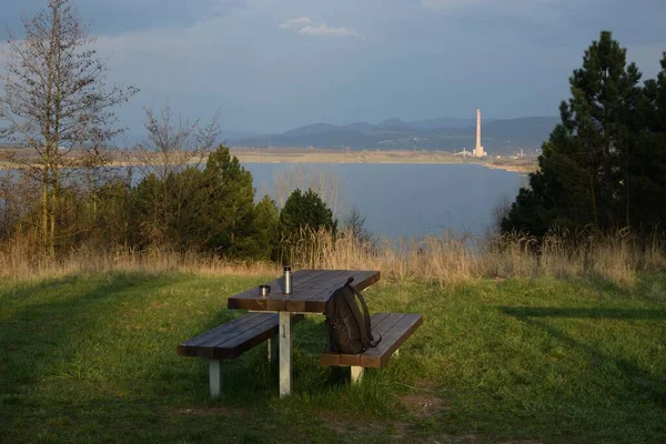의자초 2023 일몰시에 밀라다 호수로 — 스톡 사진