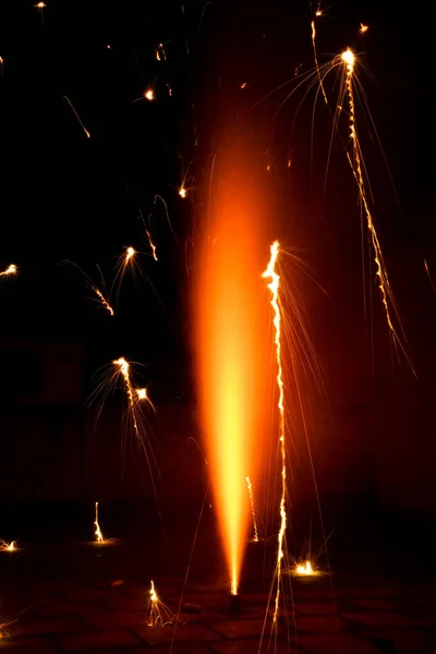 ディワリ祭で長時間露光爆竹 スローシャッター爆竹や花火写真 爆竹絵 — ストック写真
