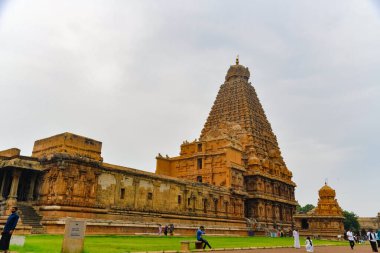 Thanjavur, Hindistan - 11 Aralık 2022: Thanjavur Büyük Tapınağı. Brihadeeswara Tapınağı, Thanjavur, Tamilnadu, Hindistan. Shiva Tapınağını Yükle.