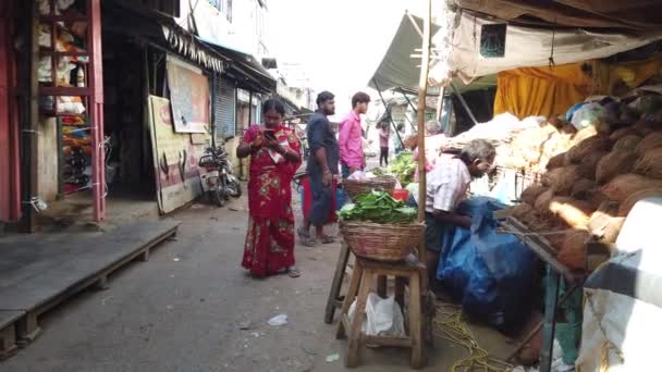 Chennai India September 17Th 2022 Indian People Buying Fresh Goods — Stockvideo