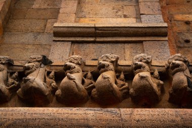Thanjavur Tapınağındaki Eski Antik Heykeller. Thanjavur Büyük Tapınağı Dünya Mirası Bölgesi UNESCO. Thanjavur Brihadeeswara Tapınağı