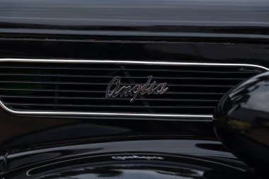 Chennai, Hindistan, 18 Aralık 2022: Ford Anglia klasik araba sergisi. Ford Anglikan klasik klasik klasik araba Chennai, Hindistan 'da sergilenmektedir. Antika araba koleksiyonu. Eski araba koleksiyonu.