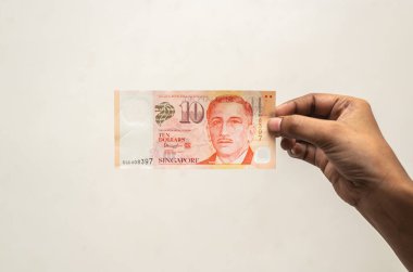 Singapur 'un 10 Doları Kişi' de..