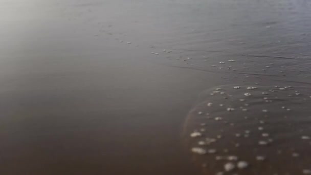 Θαλασσινό Κύμα Στην Άμμο — Αρχείο Βίντεο